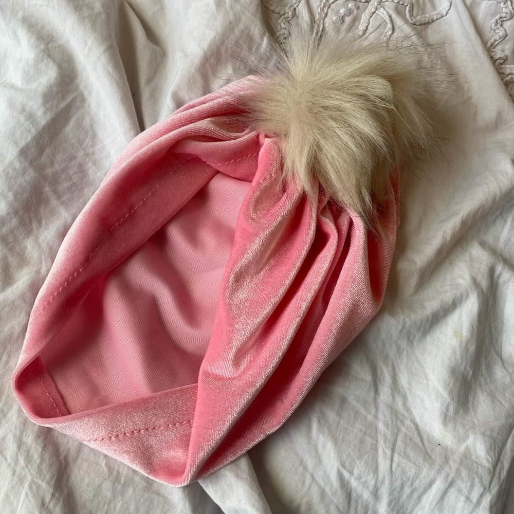 Gabi Demartino pre-owned winter hat